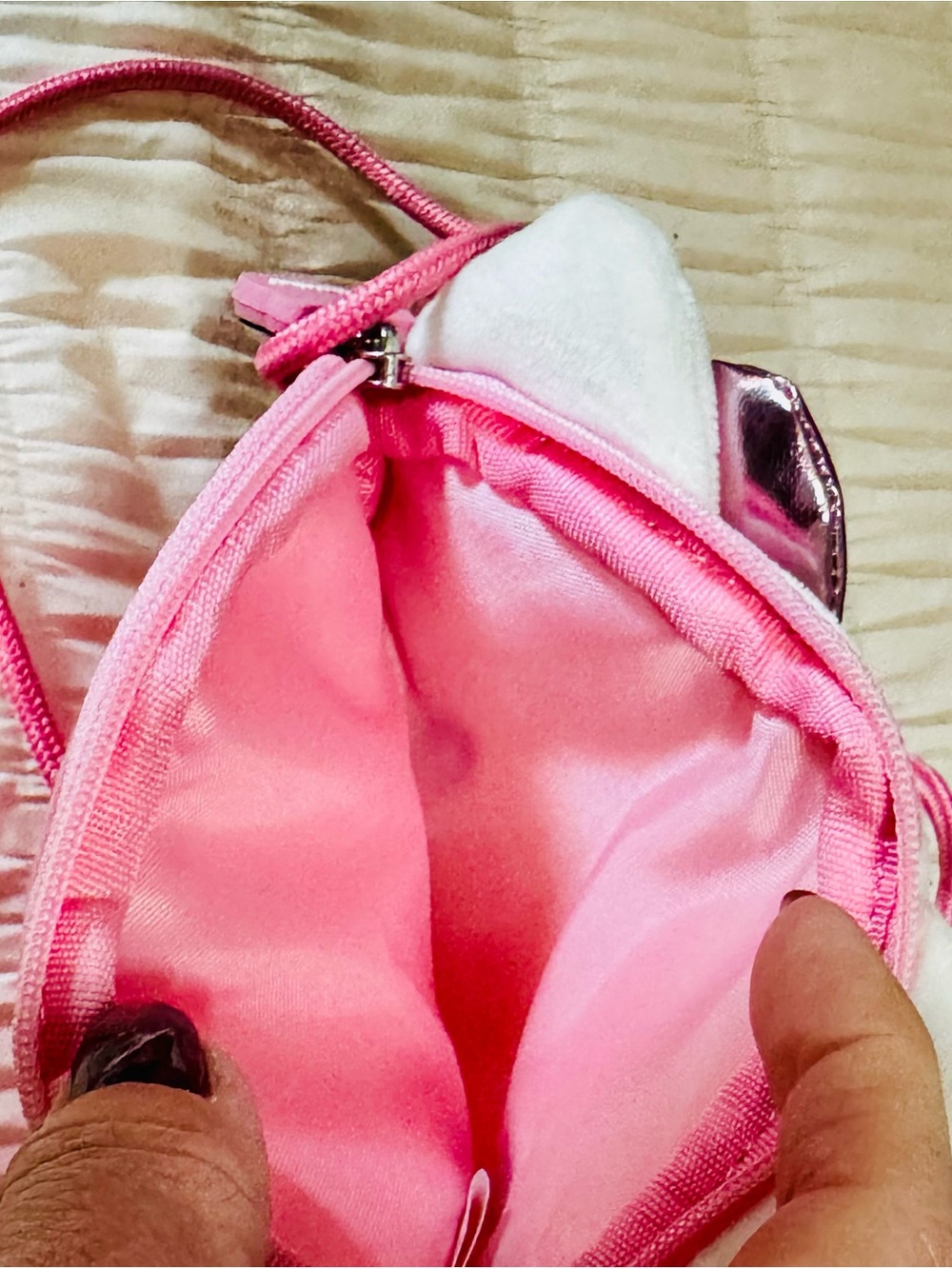 Hello Kitty Small Purse - Picture 3 of 4